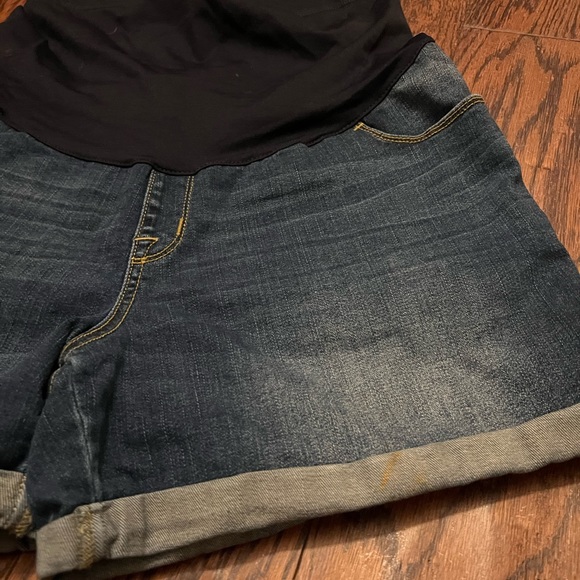 *3 for $15* Liz Lange Maternity denim shorts. Size Medium - Picture 5 of 6